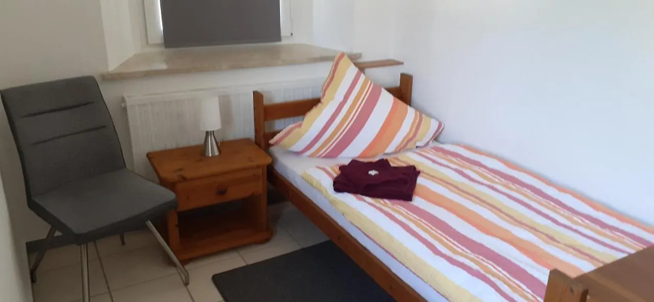 Einladene Fremdenzimmer Mit Aussengastronomie Schmidmuhlen Germany