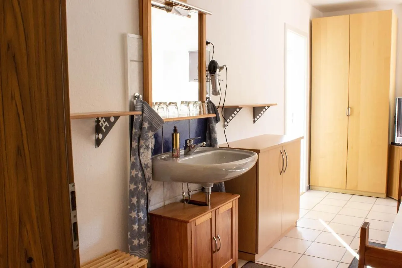 Einladene Fremdenzimmer Mit Aussengastronomie Schmidmuhlen Bed & Breakfast