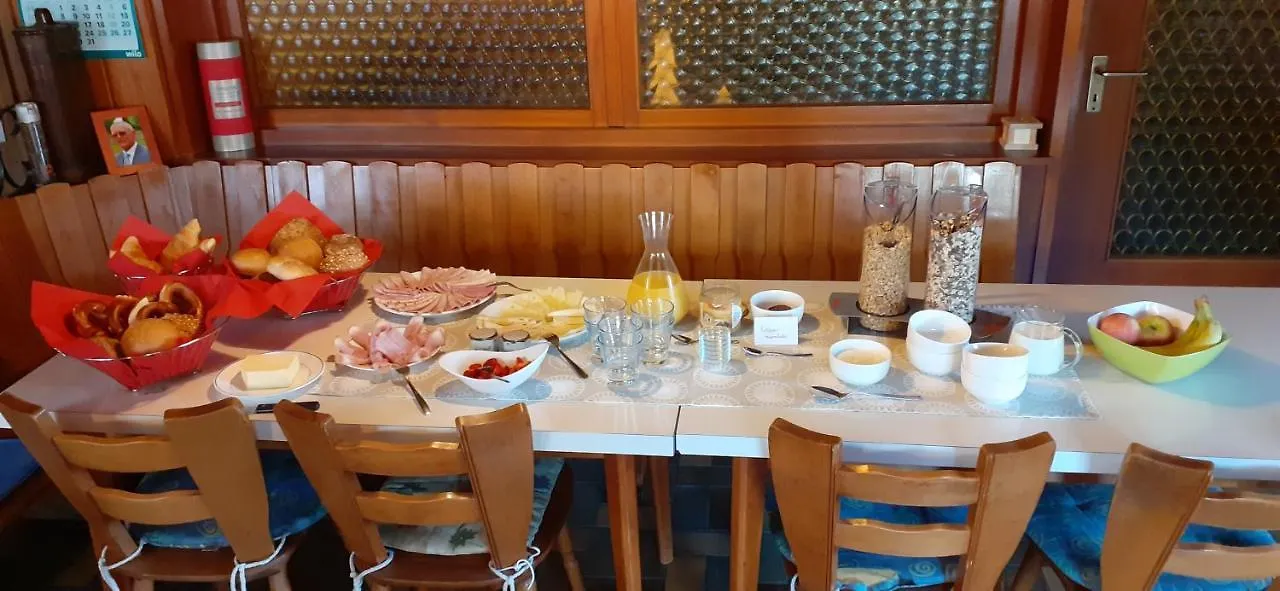 Einladene Fremdenzimmer Mit Aussengastronomie Schmidmuhlen 0*,  Germany